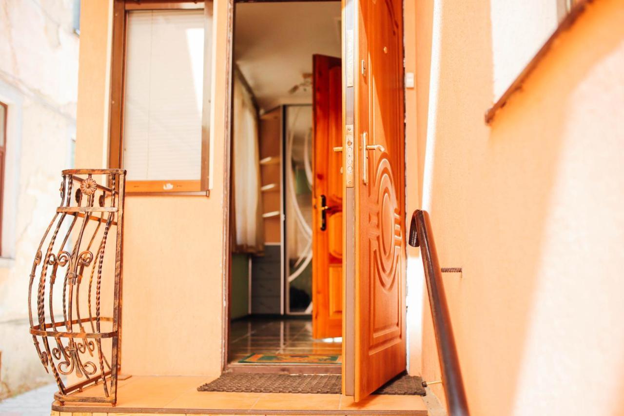 біля цирку Apartment